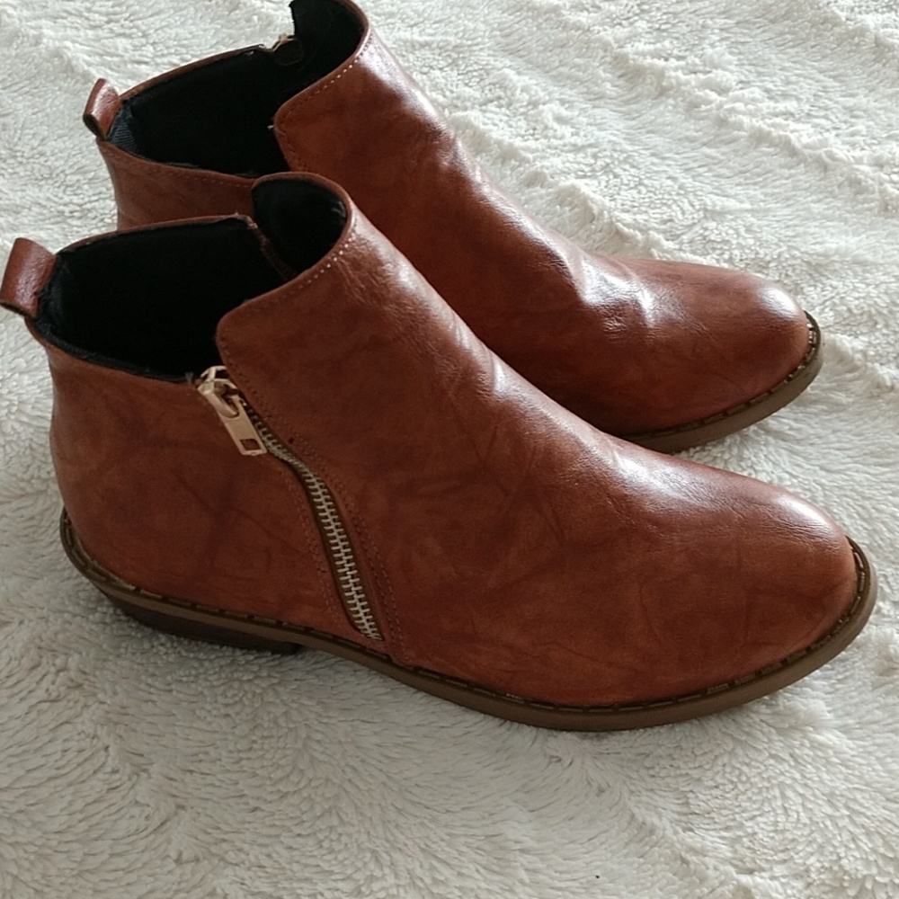 Brand new brown booties